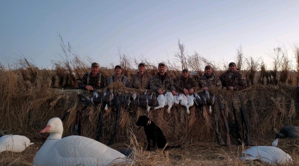Squaw Creek Hunt Club & Guide Service - Mound City, Missouri - Snow Goose Hunting Guides